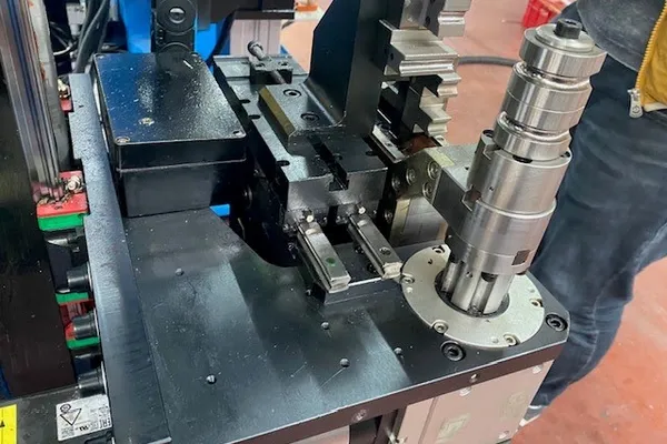 Boru Kıvırma kafası Grubu — TOYER Makine İmalatı ve Fabrika Alanı