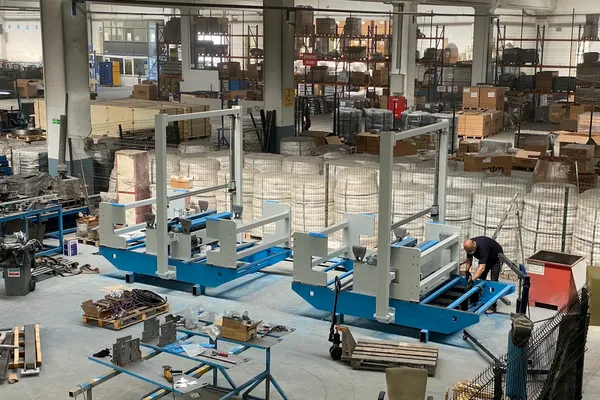 İmalatdaki kaynak Makineleri — TOYER Makine İmalatı ve Fabrika Alanı