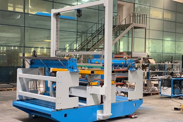 Full Otomatik Kondanser Kaynak Makinesi — TOYER Makine İmalatı ve Fabrika Alanı